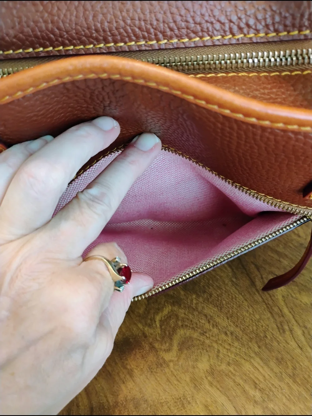 Dooney & Bourke 
